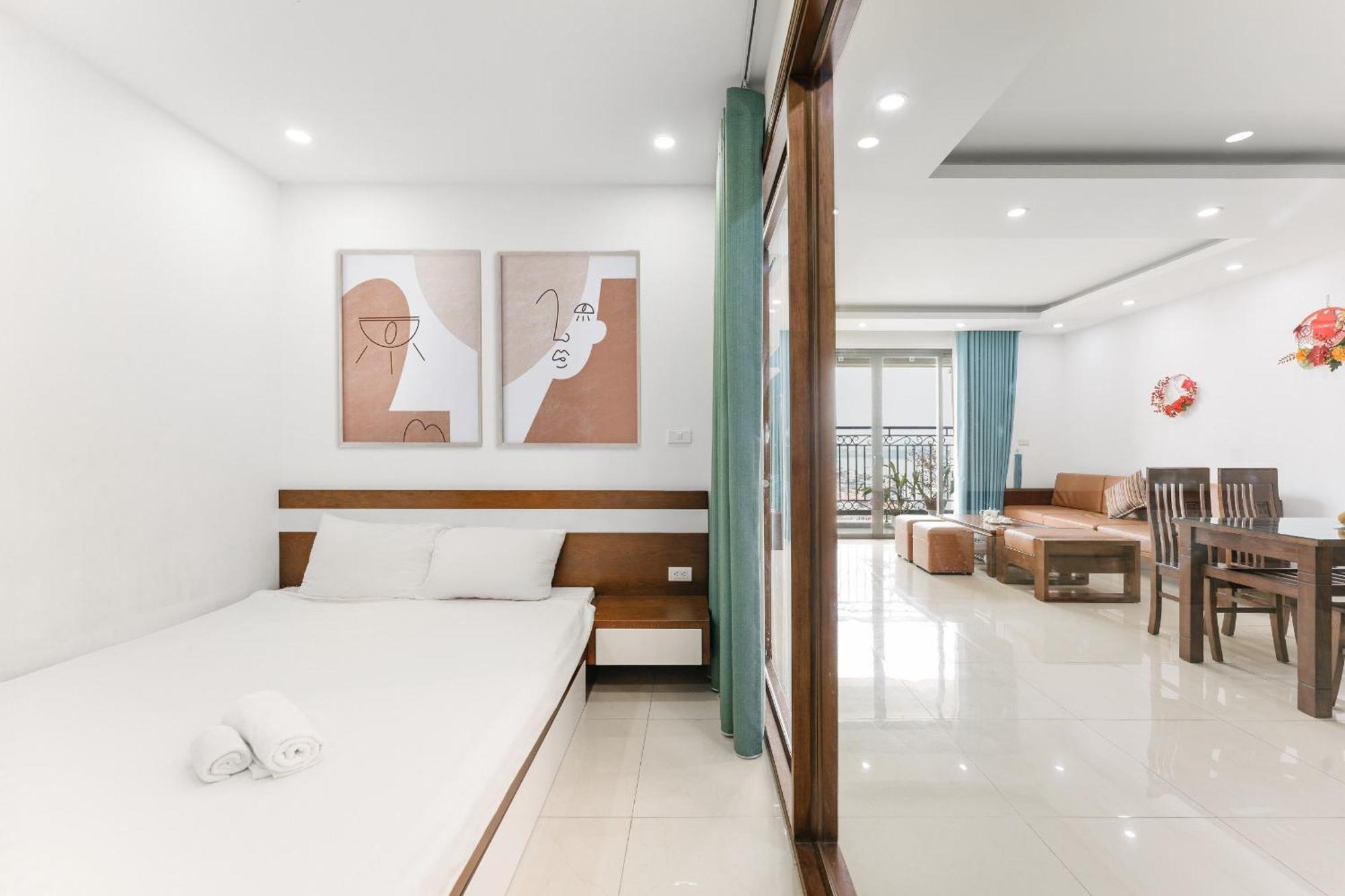 Westlake Homestay Hanoi - D'Le Roi Soleil Buitenkant foto