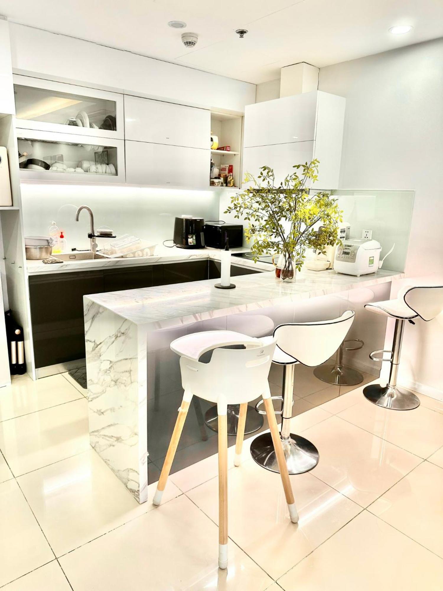 Westlake Homestay Hanoi - D'Le Roi Soleil Buitenkant foto